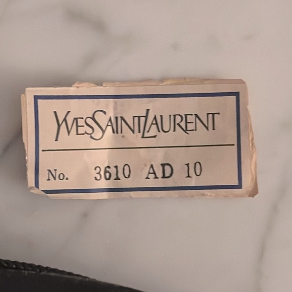 YSL Yves Saint Laurent cosmetic or side clutch comes with manufacturer tag - Picture 2 of 15